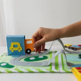 Didaktična tiha knjiga Prometni svet z vozili za razvoj otroka