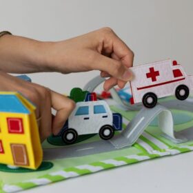 Didaktična tiha knjiga Prometni svet z vozili za razvoj otroka